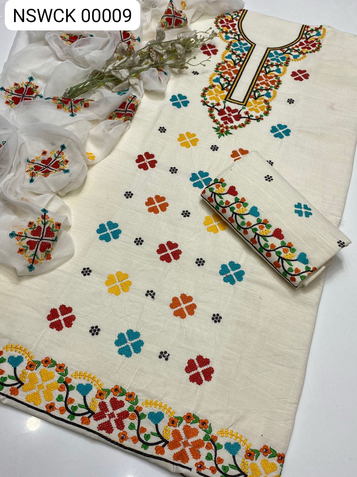 White Lawn Printed & Embroided Suit Unstitched 3 piece